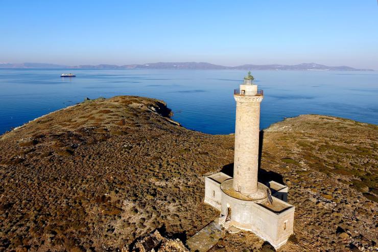 Έργο ζωής η αποκατάσταση του Φάρου της Σύρου