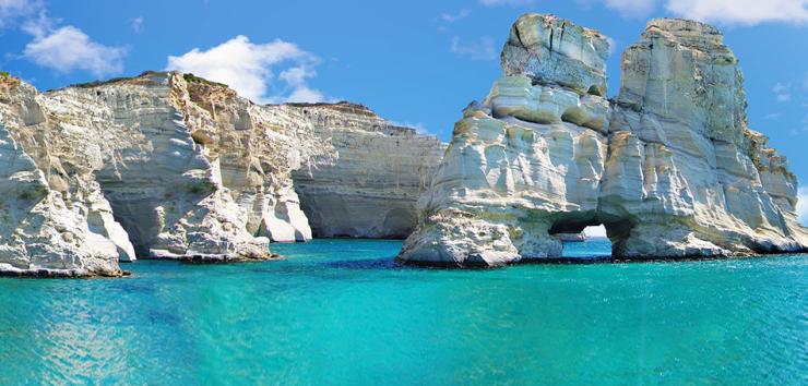 Condé Nast Traveller: Η Μήλος είναι «”το ελληνικό νησί του καλοκαιριού”