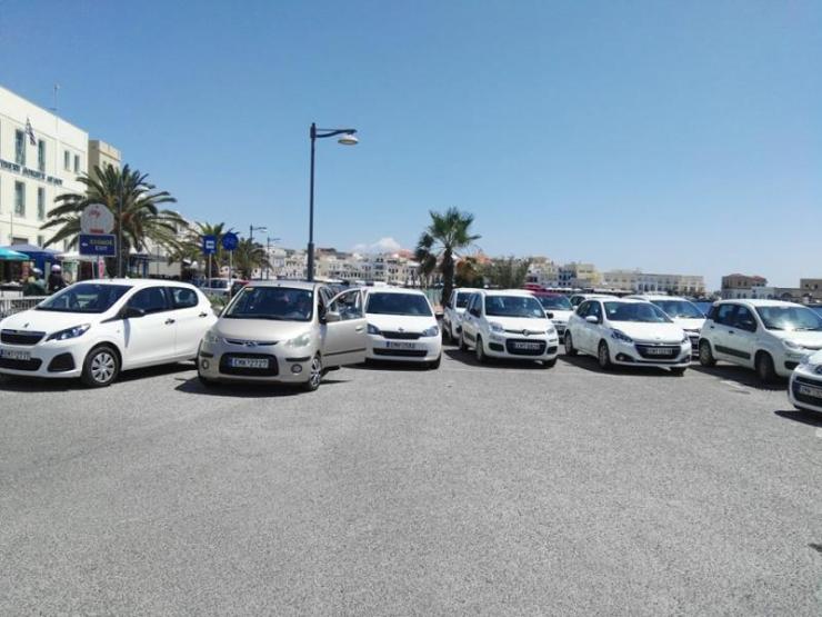 Προσωρινός χώρος στάθμευσης το "Kiss & Ride" στην Ερμούπολη