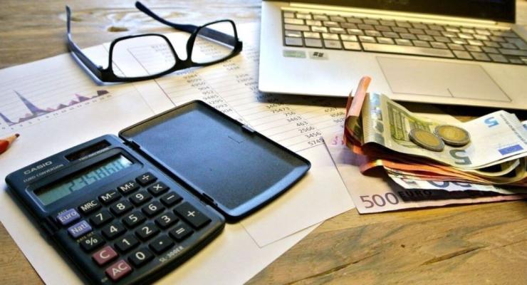 Έρχονται κίνητρα για φορολογούμενους, επιχειρηματικότητα, καινοτομία και προσλήψεις σε ΔΕΚΟ