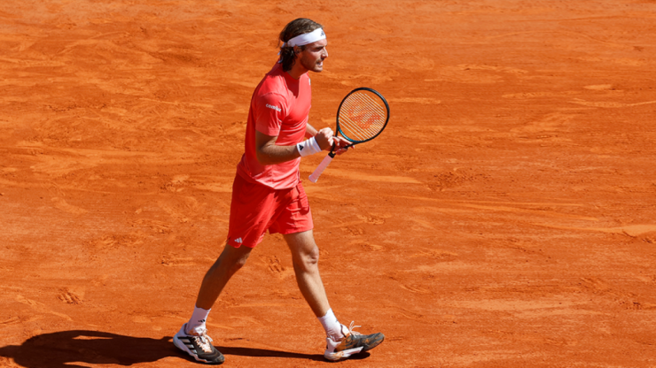 Ο Τσιτσιπάς θριάμβευσε με 2-1 επί του Σίνερ και πέρασε στον τελικό του Μόντε Κάρλο