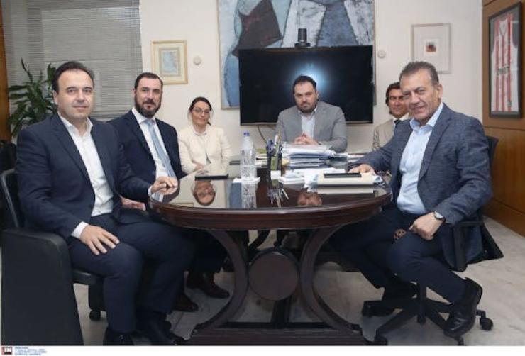 Συνάντηση Γιάννη Βρούτση για την καθολική εφαρμογή της ταυτοποίησης, μέσω του ψηφιακού εισιτηρίου