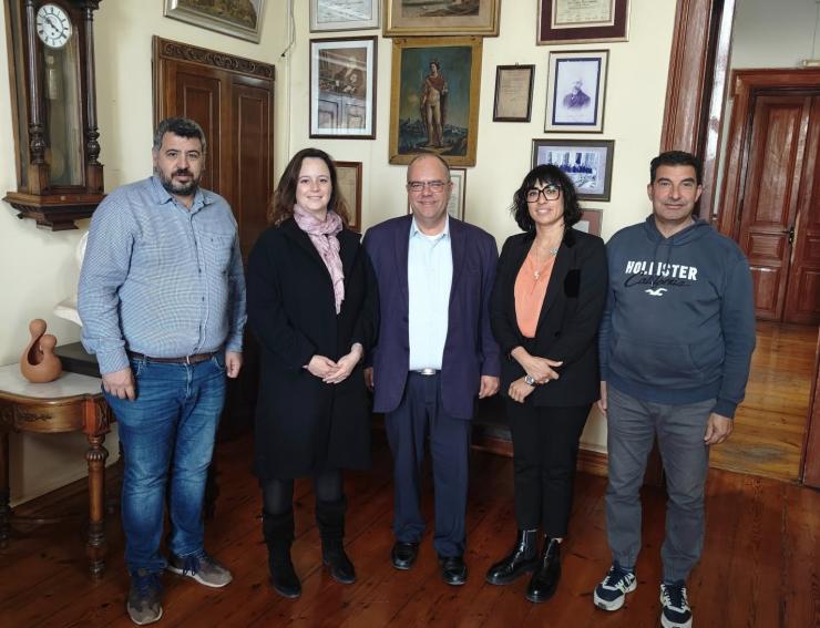 Σύρος: Συνάντηση του Αλέξη Αθανασίου με την Γενική Πρόξενο της Γαλλίας