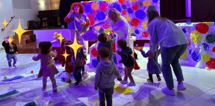 Μήλος: Δύο θεατρικές παραστάσεις για τα παδιά