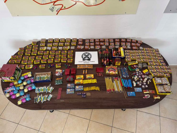 Συλλήψεις σε Μύκονο και Σαντορίνη για κατοχή και διάθεση ειδών πυροτεχνίας