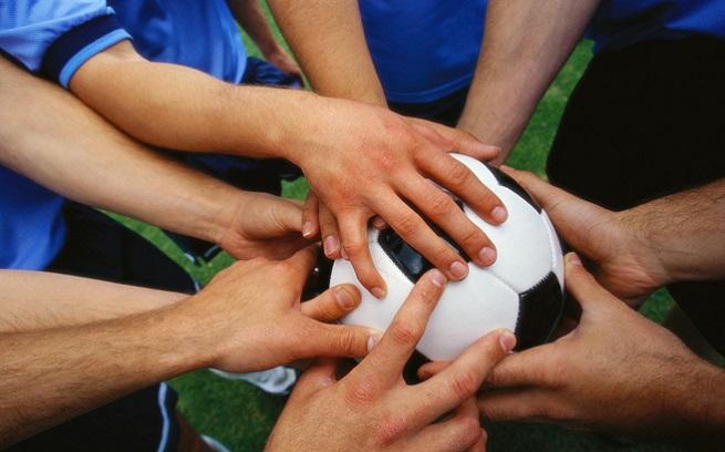 Τη στήριξη των Αθλητικών Σωματείων των νησιών, ζητά ο Μάνος Κόνσολας