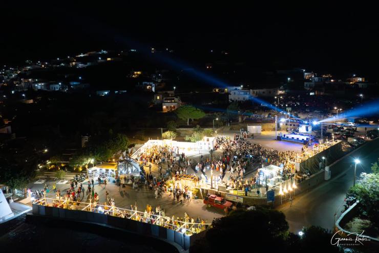 Όλο το νησί μία παρέα