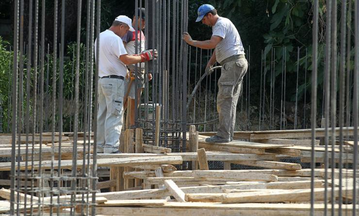 Στις 300.000 οι κενές θέσεις εργασίας στην Ελλάδα