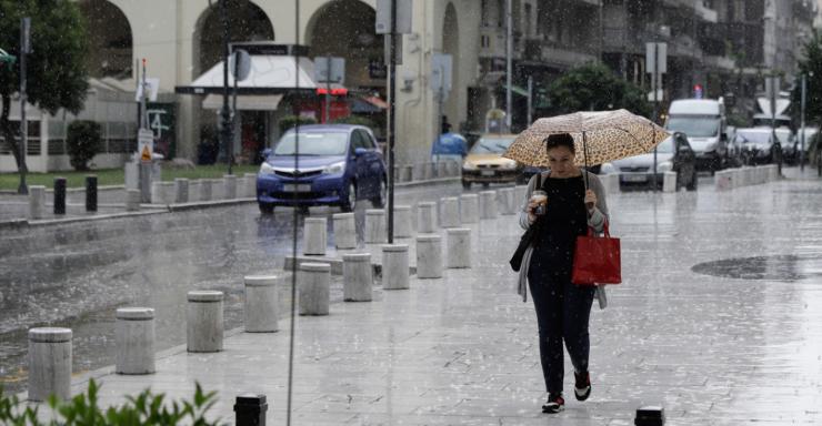 Έκτακτο δελτίο καιρού με ισχυρές καταιγίδες και βροχές