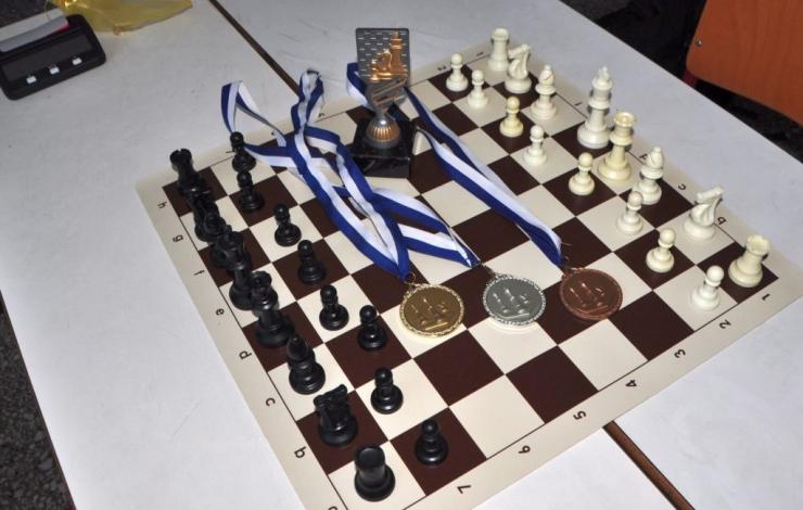 Μαθήματα σκάκι από το 4ο Πειραματικό Δημοτικό Σχολείο Ερμούπολης