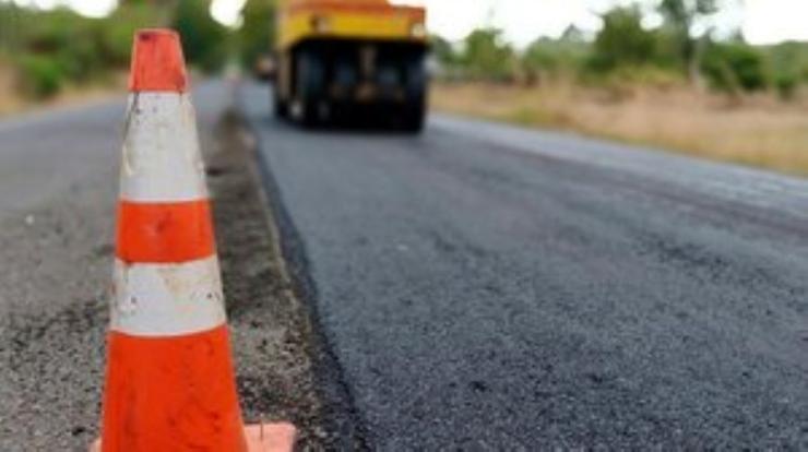 Σύρος: Συνεχίζονται οι εργασίες ασφαλτόστρωσης στο οδικό δίκτυο του Επισκοπείου