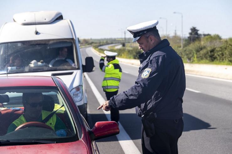 Νέος Κ.Ο.Κ.: Πάνω από 1.100 παραβάσεις βεβαιώθηκαν την 24η εβδομάδα της εκστρατείας “Μηδενική ανοχή στη μη χρήση κράνους”