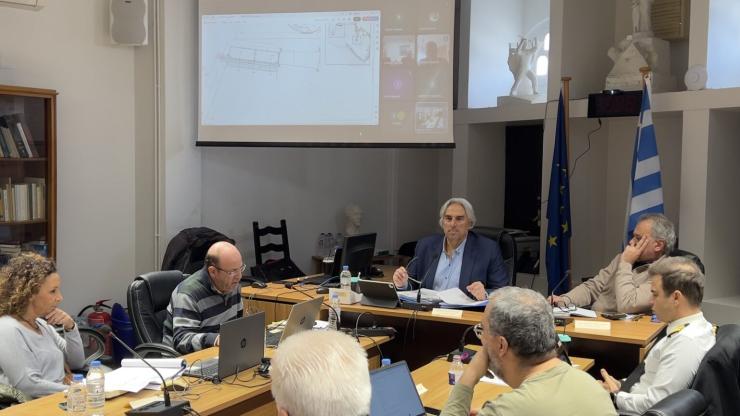 Τήνος: Σύσκεψη για την αποκατάσταση ζημιών στον προσήνεμο μώλο στο “Έξω Λιμάνι”