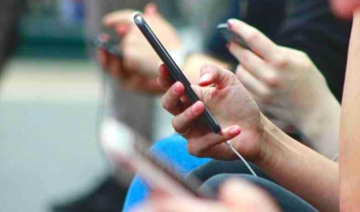 ΑΑΔΕ, ΕΛΤΑ και κλήσεις: Η απάτη με τα ψεύτικα SMS