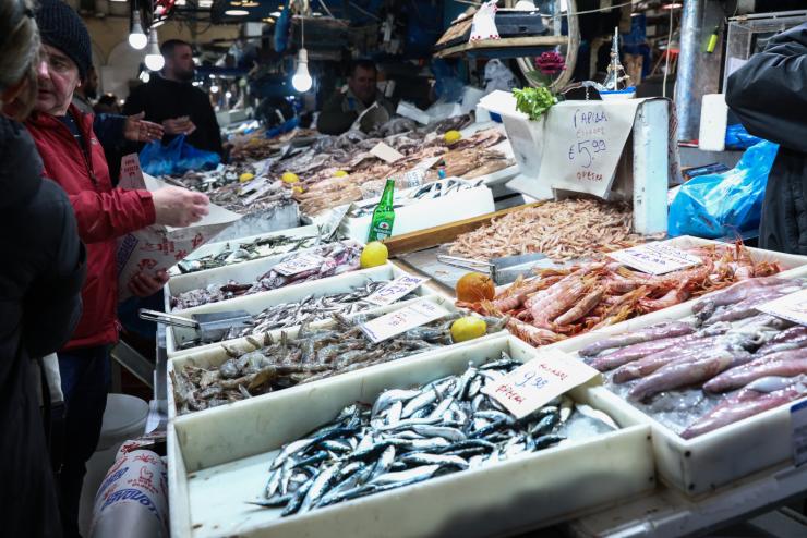 Ακριβότερο φέτος το τραπέζι της Καθαράς Δευτέρας, αυξήσεις έως 30%