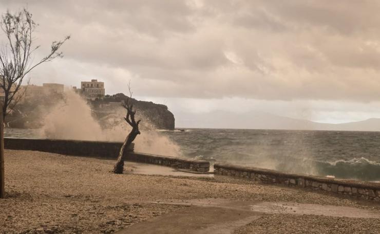 Λιμεναρχείο Σύρου: Λήψη αυξημένων μέτρων λόγω αναγγελίας θυελλωδών ανέμων