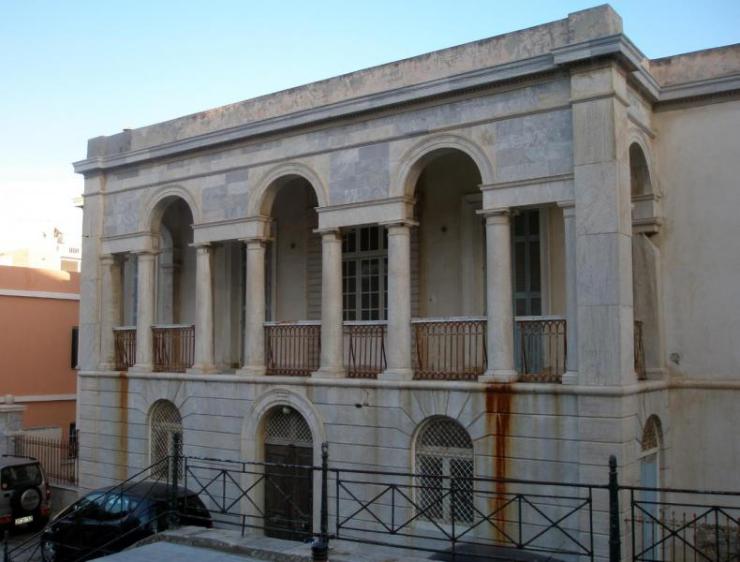 “Ένα μουσείο που αξίζει στη Σύρο”