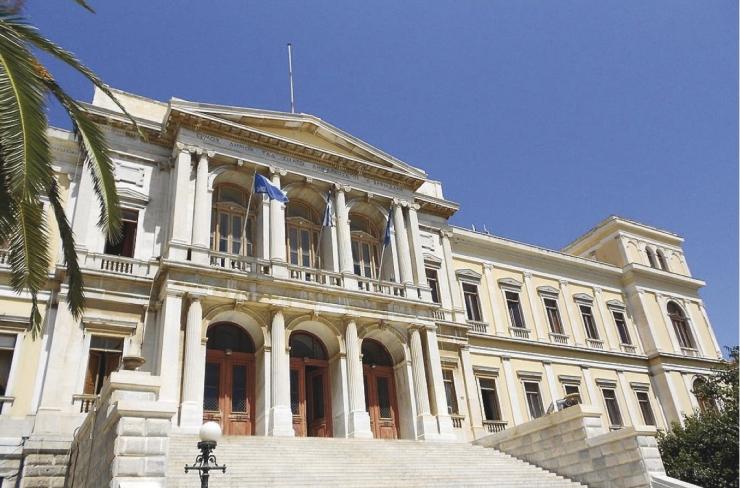 Με πλεόνασμα το 2025