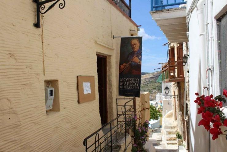 Εργασίες αναβάθμισης στην έκθεση προσωπικών αντικειμενων Μάρκου Βαμβακάρη