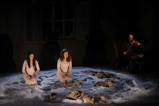 “Αλμυρή Έρημος”, μια παράσταση για τον πόλεμο και την προσφυγιά