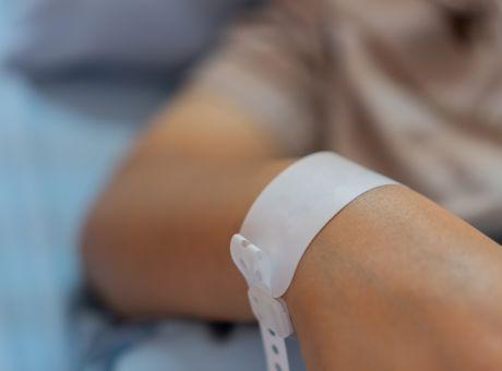 Ηλεκτρονικό βραχιολάκι ταυτοποίησης για τους ασθενείς του Γ.Ν. Σύρου 