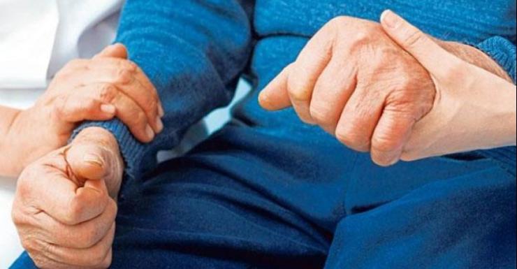 Νόσος Πάρκινσον: Εξελίσσεται σιωπηρά πάνω από δέκα χρόνια – Παραμένουν αδιάγνωστοι οι ασθενείς