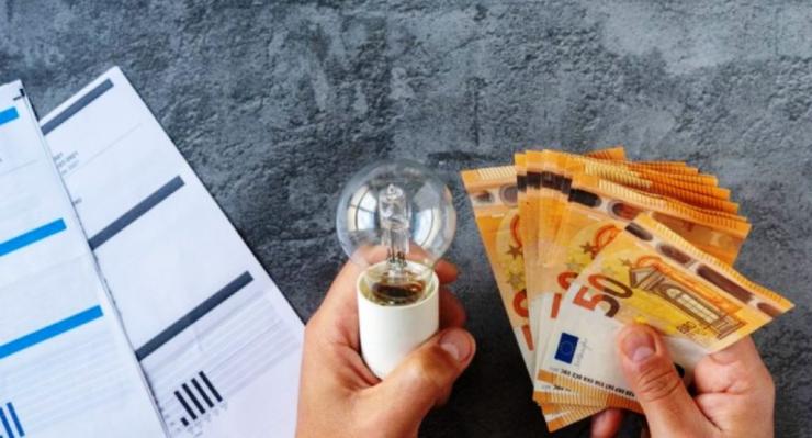 Κρυφές αυξήσεις έως 77% στους λογαριασμούς ρεύματος