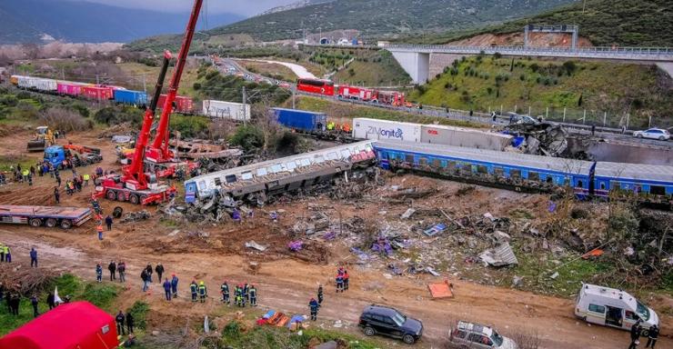 Τέμπη: “Συναποφάσισαν την αλλοίωση του τόπου” - Καταπέλτης το βούλευμα για το “μπάζωμα”