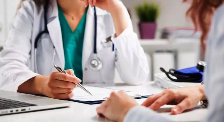 ΕΟΠΥΥ - Εξετάσεις αίματος: Κάθε πότε μπορεί να τις γράφει ο γιατρός για να αποζημιωνόμαστε