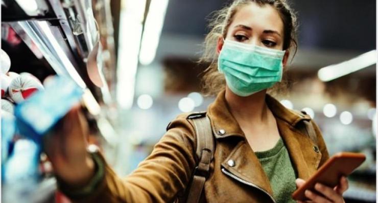 Επιστρέφει η covid-19: Πρώτη γραμμή άμυνας η μάσκα σε νοσοκομεία, κλειστούς χώρους και ΜΜΜ