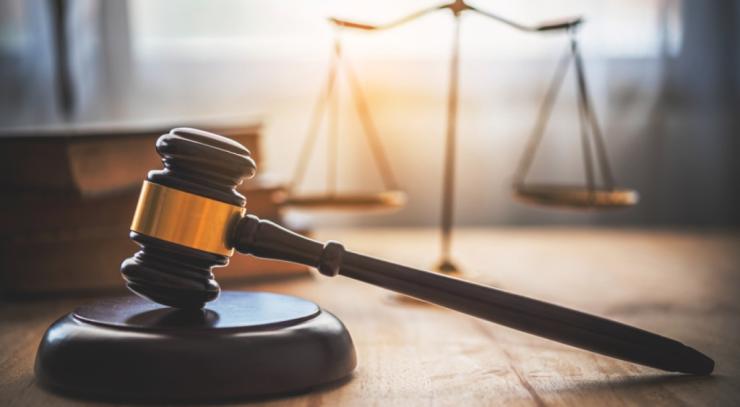 Για κακουργηματική κατάχρηση εξουσίας δικάζεται πρώην εισαγγελέας