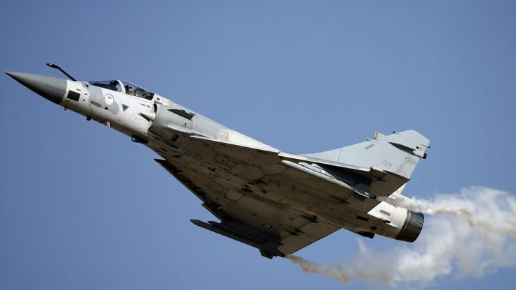 Τανάγρα: Εγκατάλειψη Μιράζ 2000-5 - Σώα η πιλότος χάρη στην ψυχραιμία της