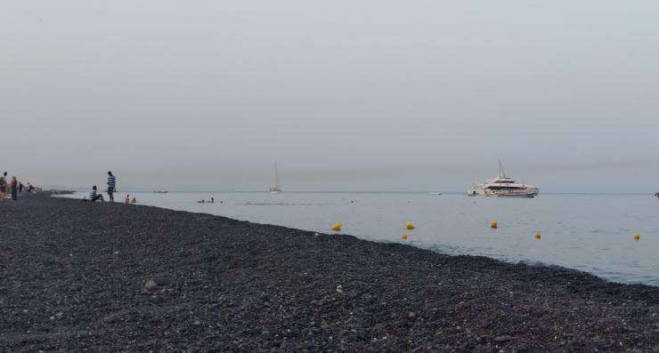 Σαντορίνη: Ανακοίνωση του ΚΚΕ για το νέφος από το εργοστάσιο της ΔΕΗ