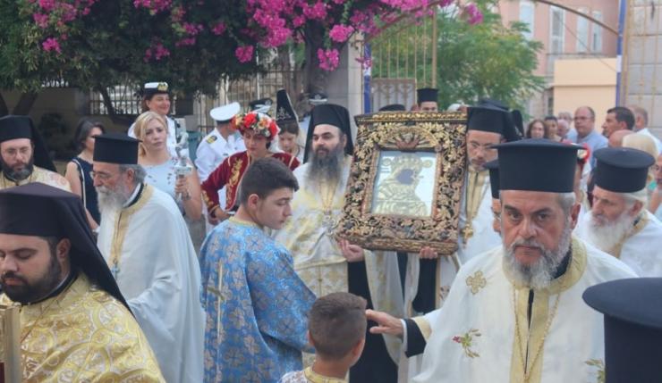 Σύρος: Λαμπρή υποδοχή της εικόνας της Παναγίας “Χοζοβιωτίσσης”