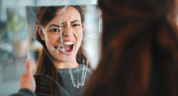 «Ακούν φωνές» οι 4 στους 10 ασθενείς με σχιζοφρένεια - Νέα έρευνα εξηγεί γιατί