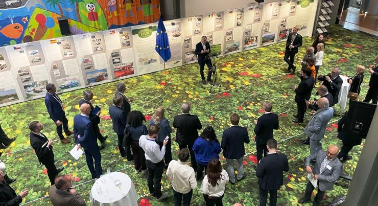 Η Σύρος στο Στρασβούργο μέσω του Enfield 8000