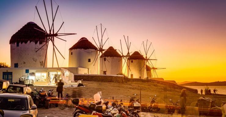 Οι “τσιγαράδες” από το Καζακστάν έκαναν απόβαση στη Μύκονο