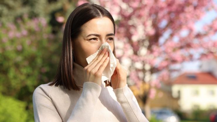 Άσθμα και αλλεργίες: Το «δίδυμο» που δυσκολεύει την αναπνοή την άνοιξη
