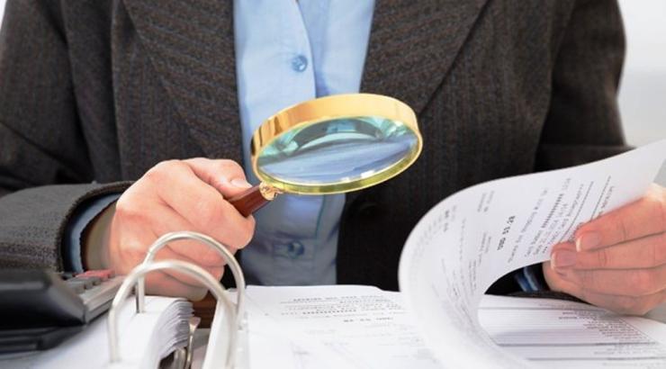 Εφορία: Ξεσκονίζει τραπεζικούς λογαριασμούς με ένα νέο “όπλο” κατά της φοροδιαφυγής