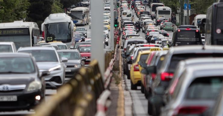 Βουλή: Υπερψηφίστηκε με ευρύτατη πλειοψηφία ο Νέος Κώδικας Οδικής Κυκλοφορίας