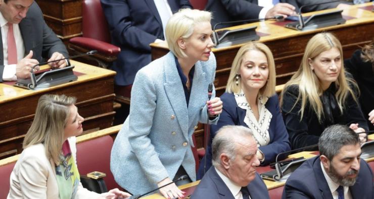 Μονογυιού: Αντίθετη στην τοποθέτηση διαφημιστικών πινακίδων στο αεροδρόμιο Μυκόνου