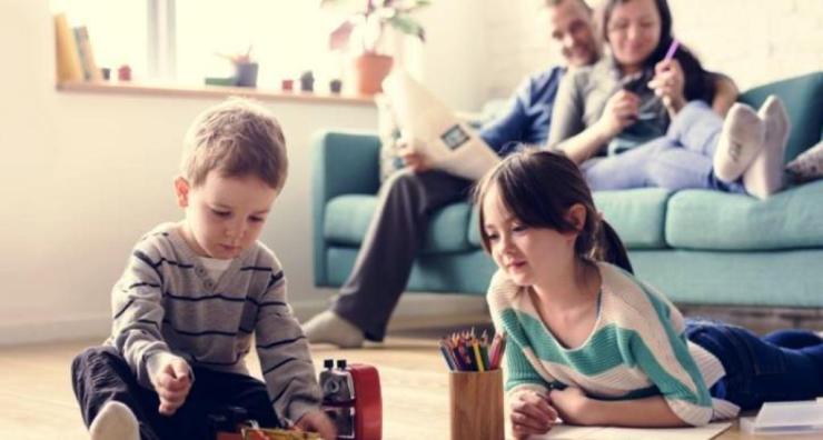 Έρευνα: «Είδος υπό εξαφάνιση» οι Ευρωπαίοι