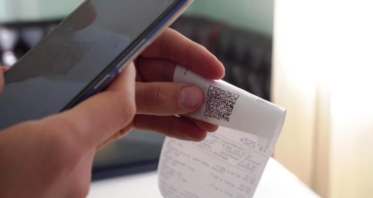 ΑΑΔΕ: Θέμα χρόνου τα μπόνους έως 3.000 ευρώ για καταγγελία πλαστών αποδείξεων