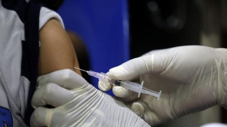 Εμβόλιο κατά του HPV: 1 στους 2 Έλληνες γονείς δεν εμβολιάζει το παιδί του