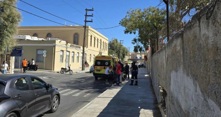 Σύρος: Τροχαίο ατύχημα με δύο μηχανές στην οδό Ηρώων Πολυτεχνείου