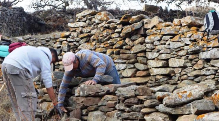 “Να κατασκευάσουμε μικροφράγματα, να μη χάνεται το νερό της βροχής προς τη θάλασσα”