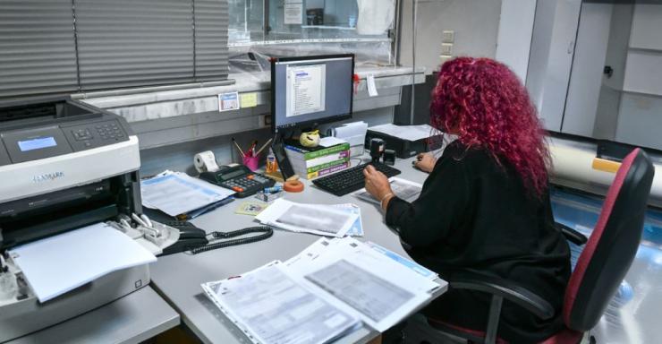 ΑΑΔΕ: Εφοριακοί ελέγχουν… εφοριακούς για περίεργες καταθέσεις, ακίνητα και προσαύξηση περιουσίας