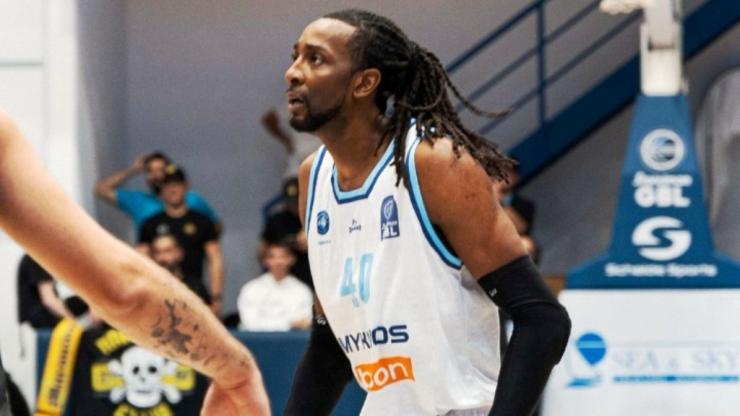 “Τέλος” από τη Μύκονο ο Έβανς