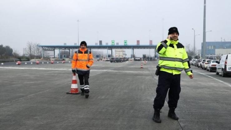 Οι αγρότες επιστρέφουν στα μπλόκα και κλιμακώνουν τις κινητοποιήσεις