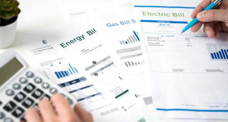 Σε ισχύ τα πορτοκαλί τιμολόγια ρεύματος - Ποιους αφορά, πώς θα γίνονται οι χρεώσεις